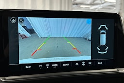 valkoinen Volkswagen Caravelle 2025 kuva 28.