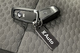 valkoinen Volkswagen Caravelle 2025 kuva 29.