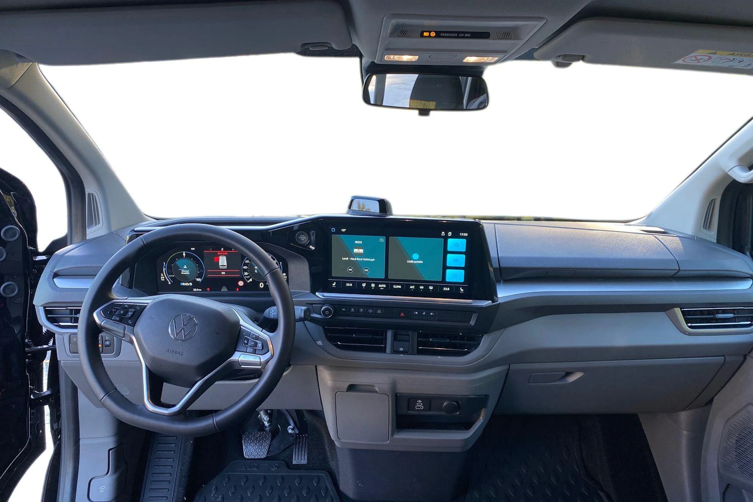 musta Volkswagen Caravelle 2026 kuva 9.