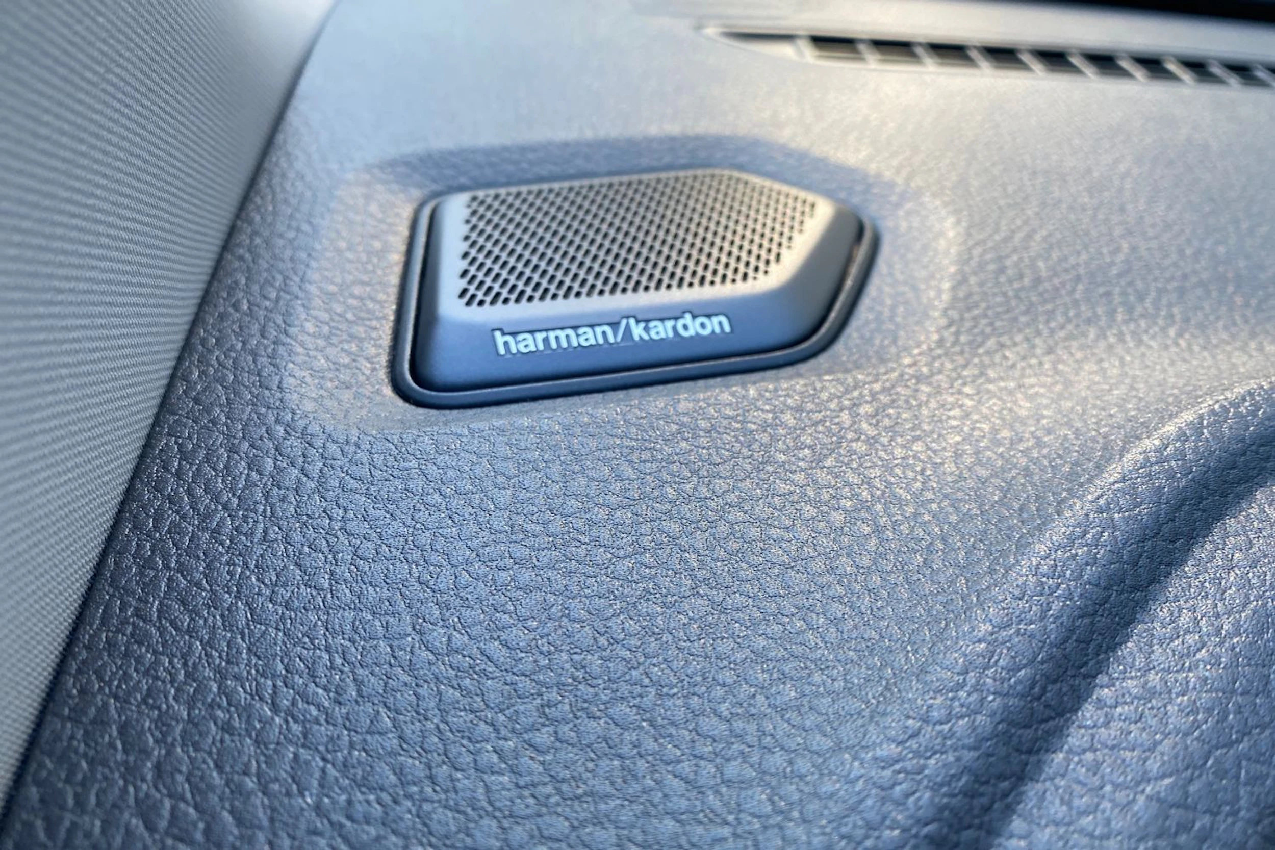 musta Volkswagen Caravelle 2026 kuva 13.