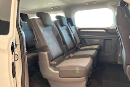 valkoinen Volkswagen Caravelle 2026 kuva 11.