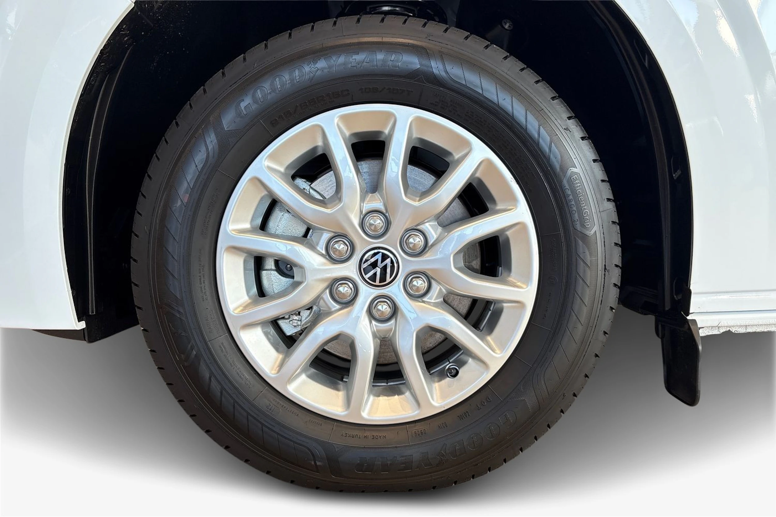 valkoinen Volkswagen Caravelle 2026 kuva 12.