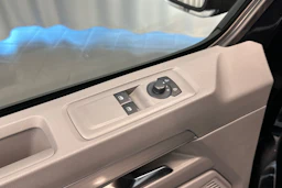 musta Volkswagen Caravelle 2026 kuva 18.