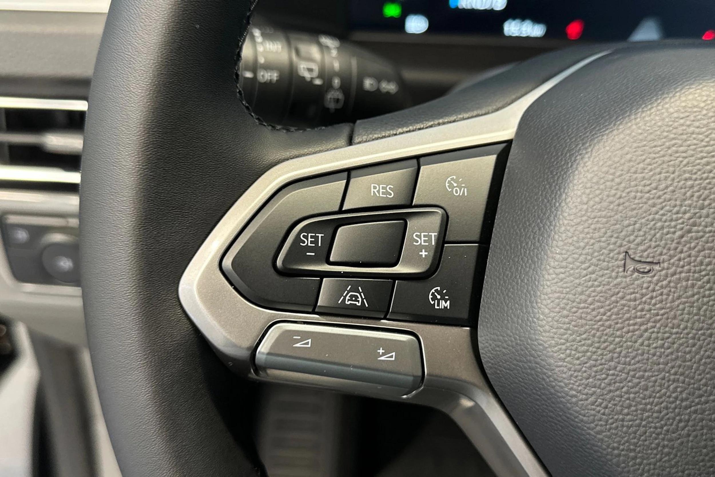 musta Volkswagen Caravelle 2026 kuva 20.