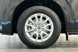 musta Volkswagen Caravelle 2026 kuva 26.
