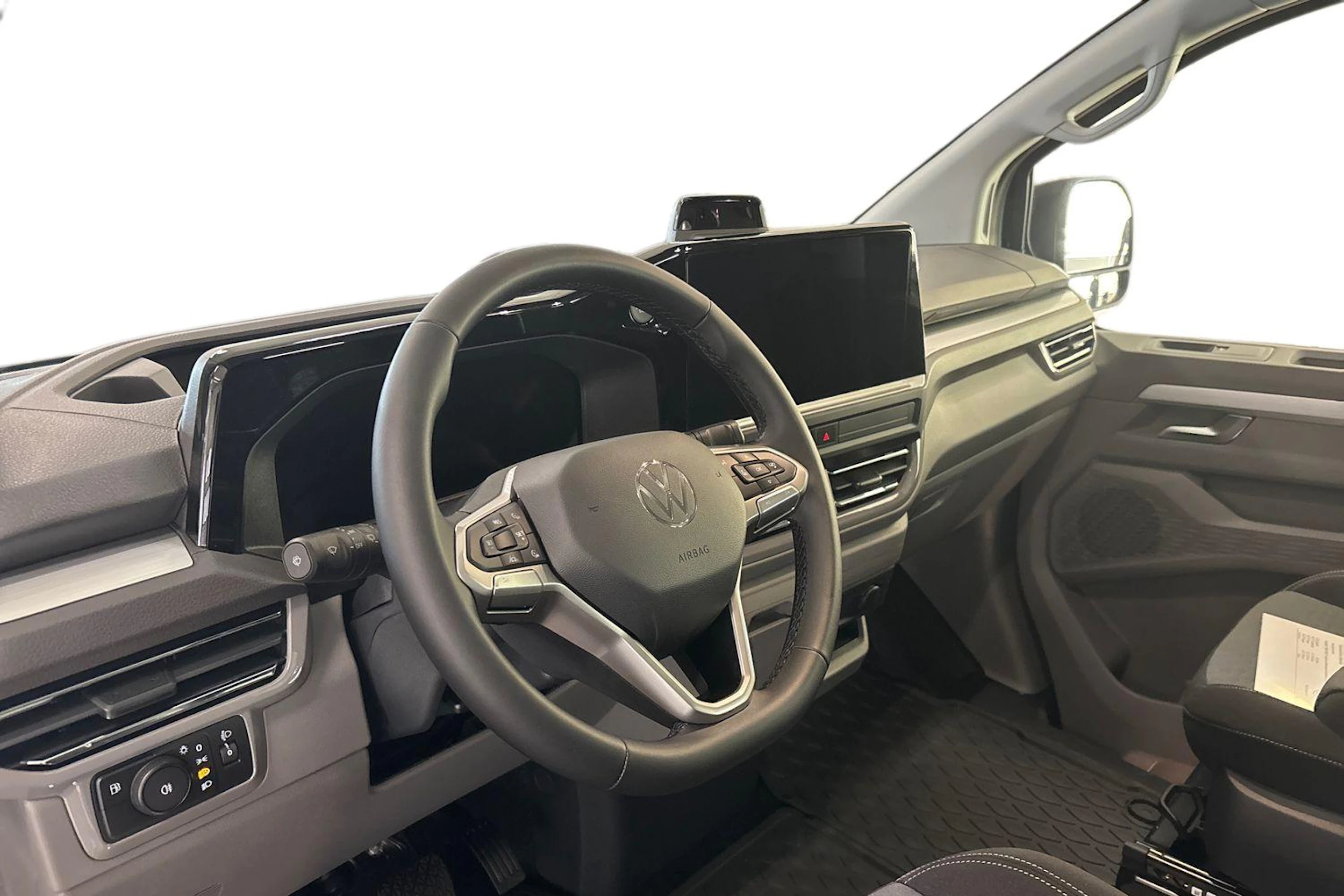 musta Volkswagen Caravelle 2026 kuva 6.