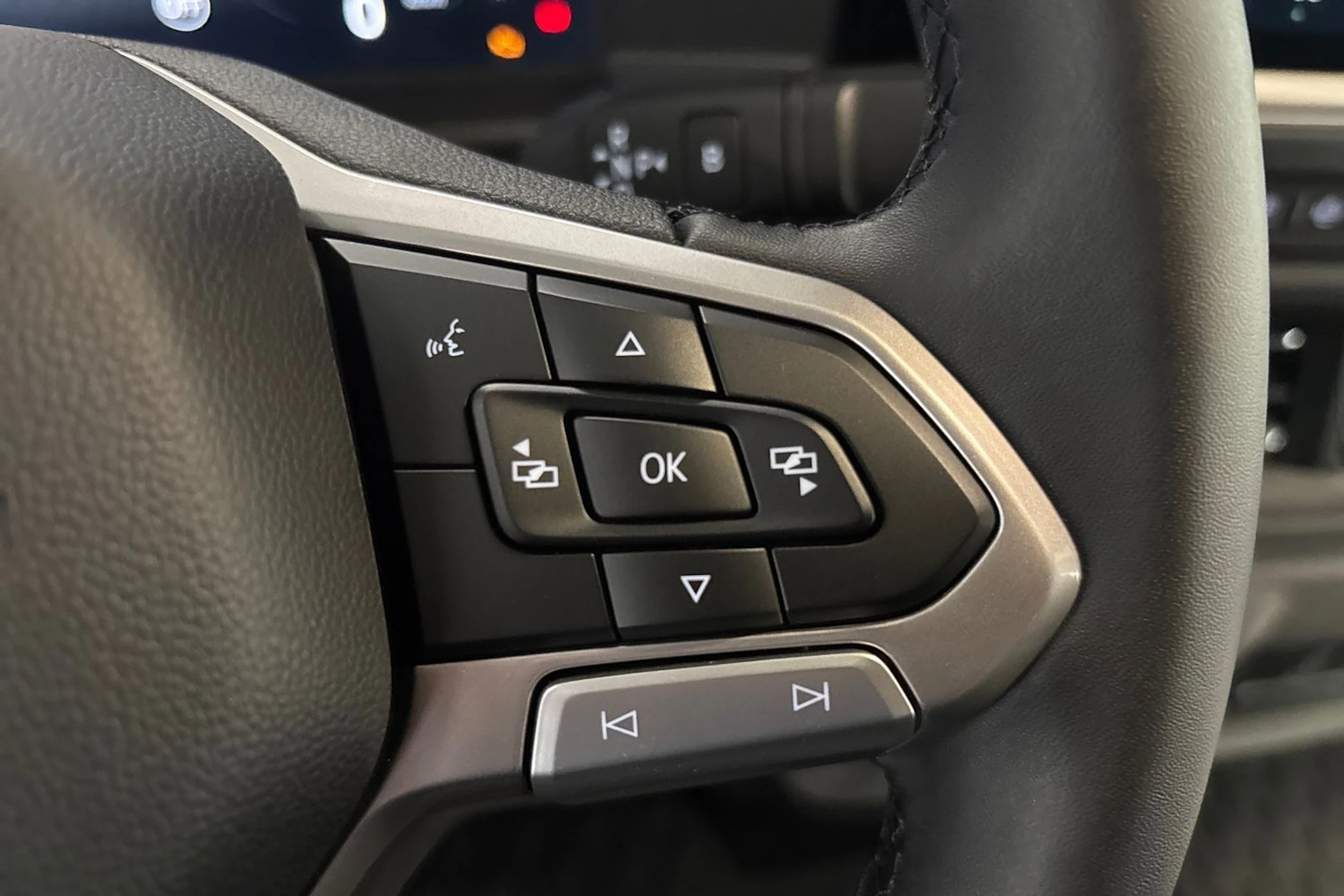 musta Volkswagen Caravelle 2026 kuva 13.