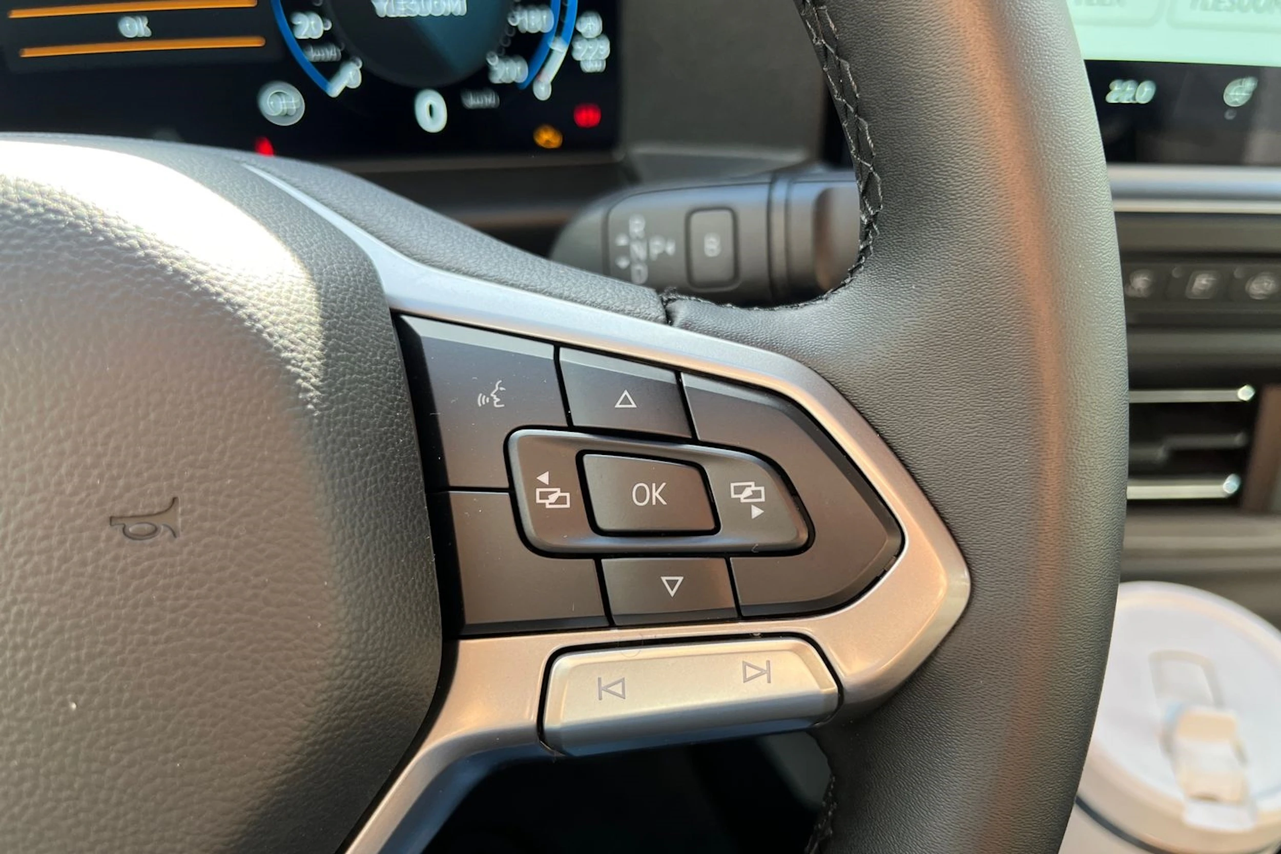 musta Volkswagen Caravelle 2026 kuva 18.