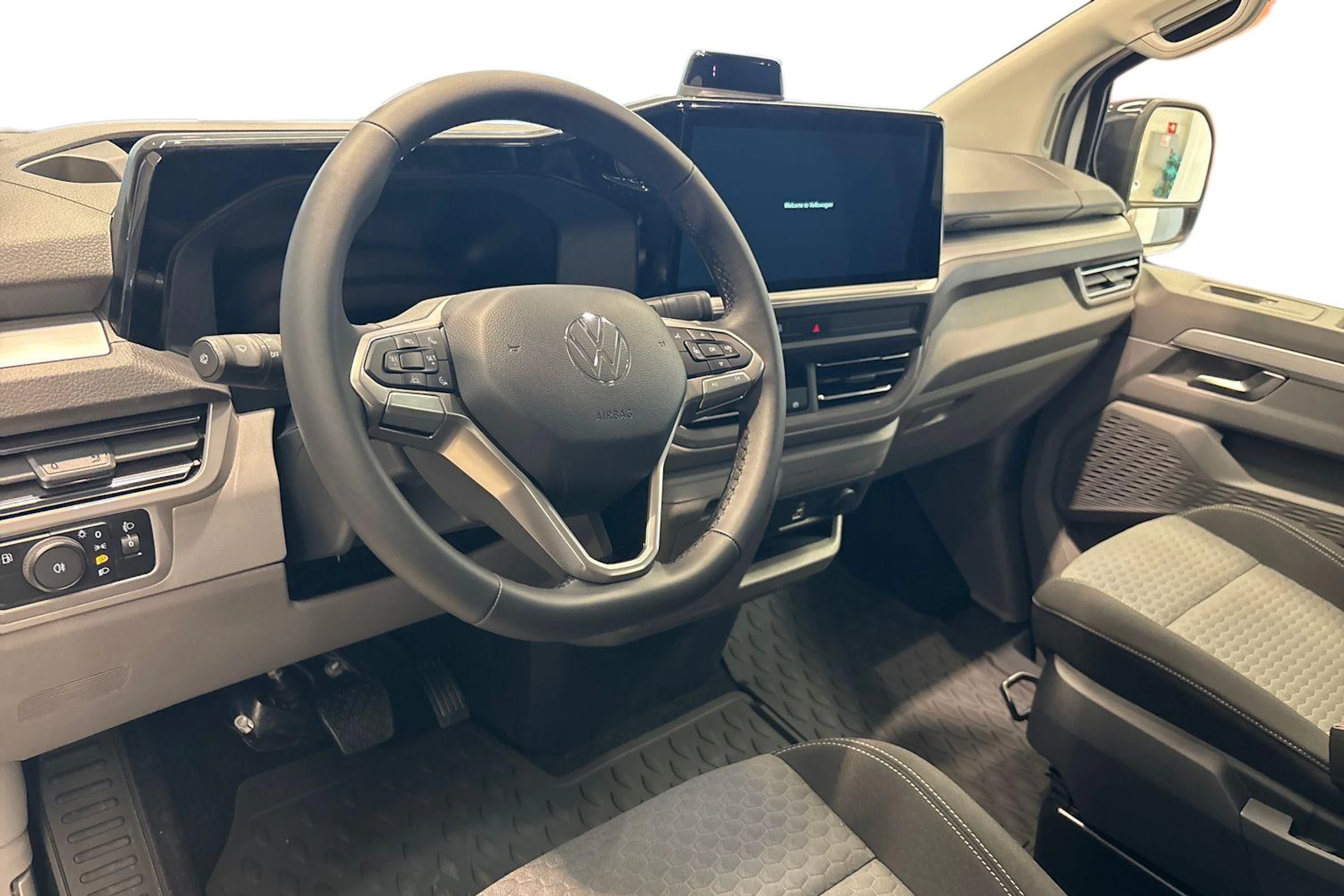 valkoinen Volkswagen Caravelle 2026 kuva 8.