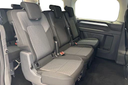 valkoinen Volkswagen Caravelle 2026 kuva 11.