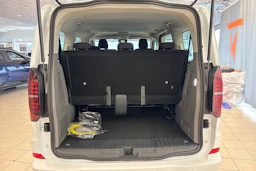 valkoinen Volkswagen Caravelle 2026 kuva 14.