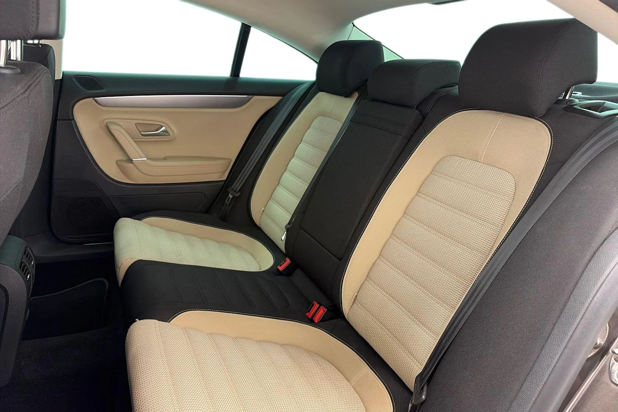 Ruskea (beige) Volkswagen CC 2012 kuva 8.