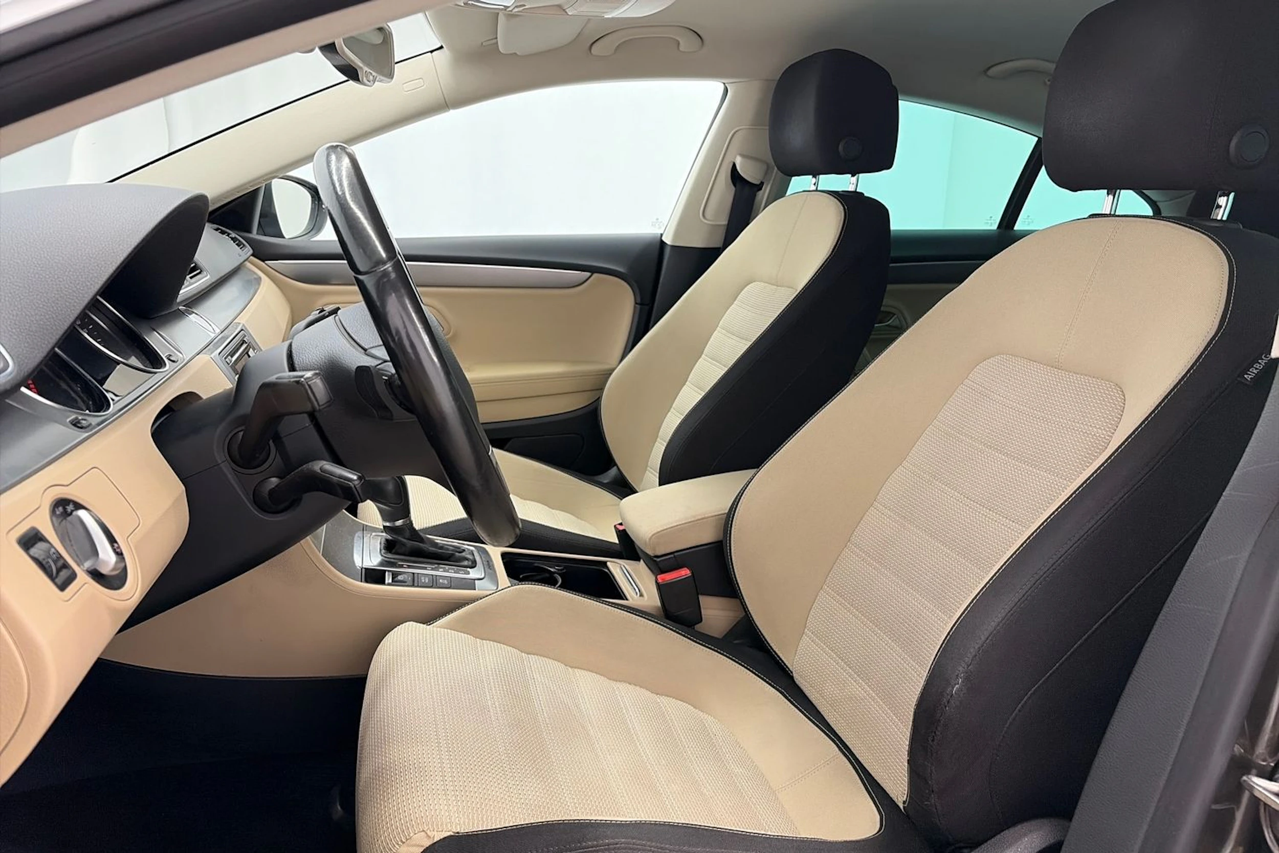 Ruskea (beige) Volkswagen CC 2012 kuva 14.