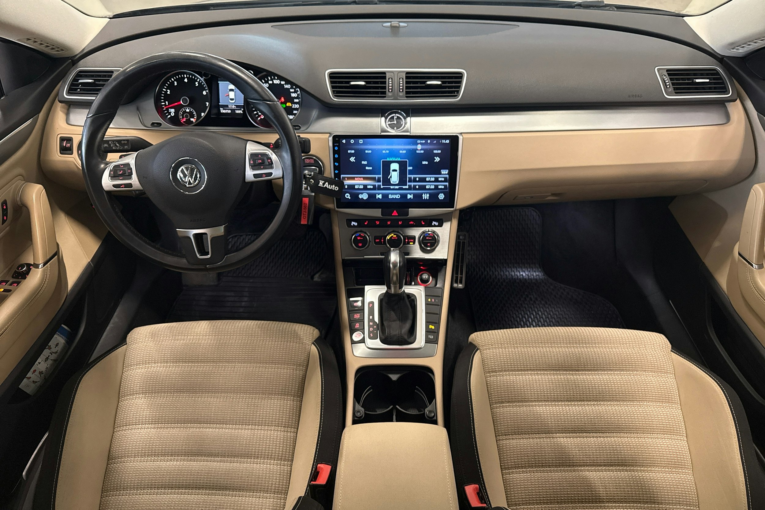 ruskea (beige) Volkswagen CC 2012 kuva 7.