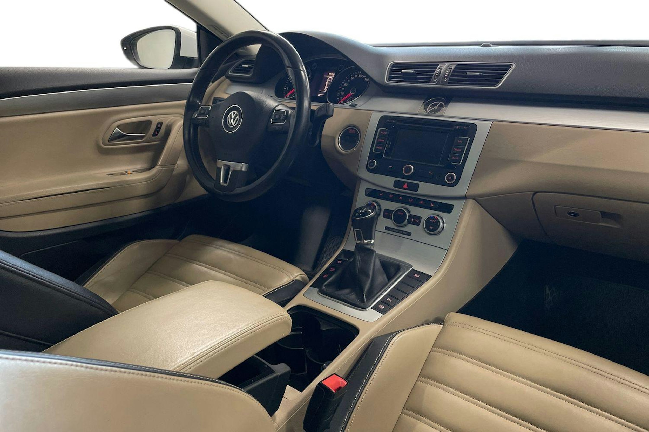 Valkoinen Volkswagen CC 2013 kuva 3.
