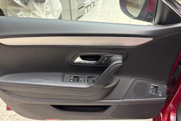punainen Volkswagen CC 2013 kuva 13.