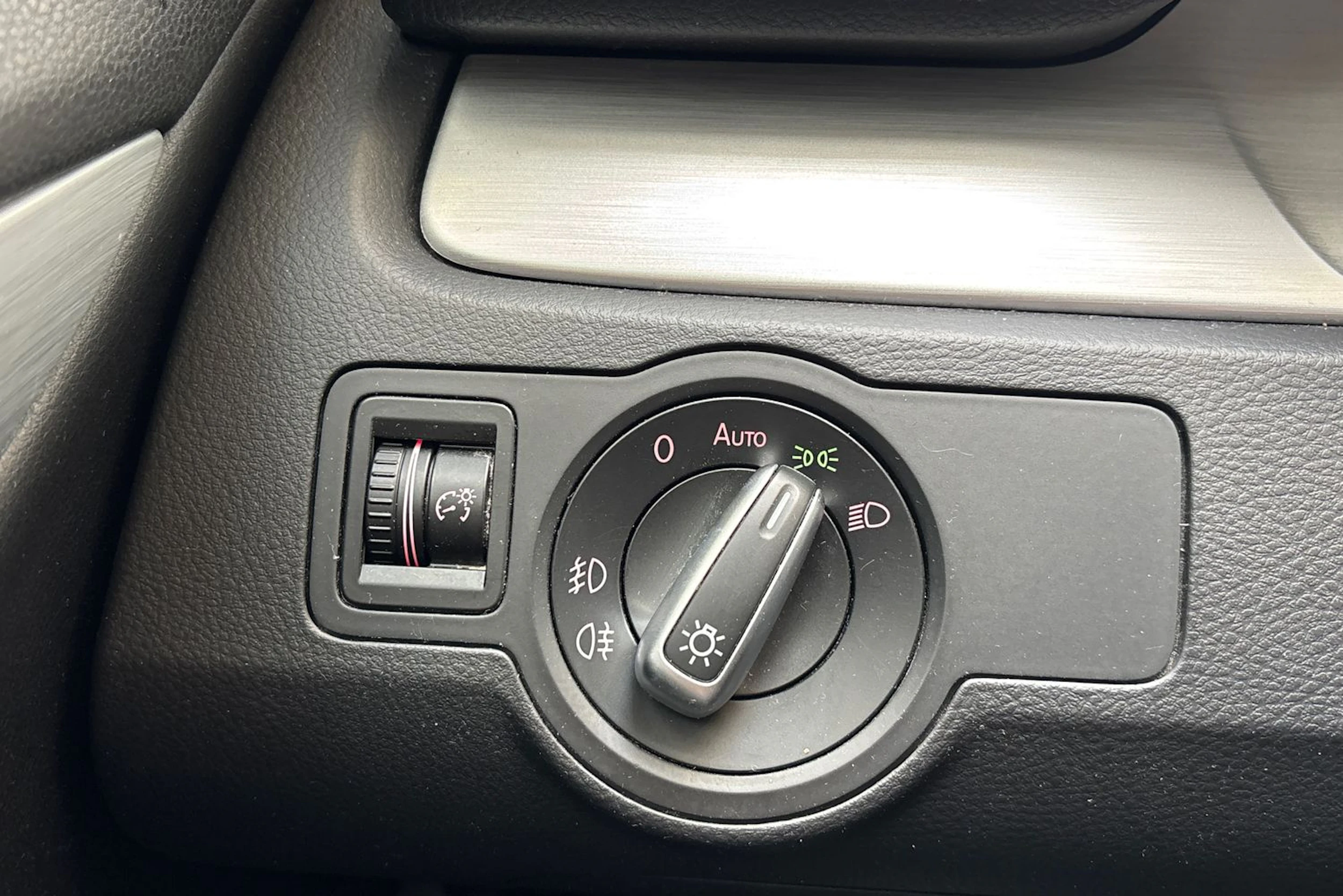 punainen Volkswagen CC 2013 kuva 15.