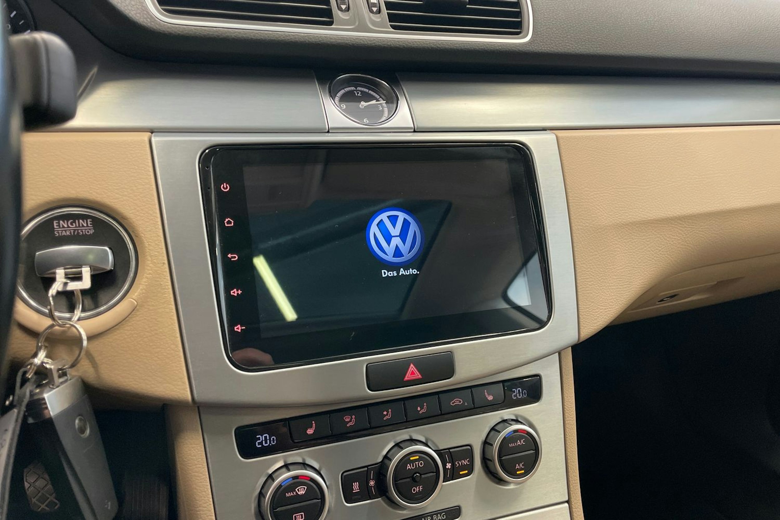 Valkoinen Volkswagen CC 2013 kuva 15.