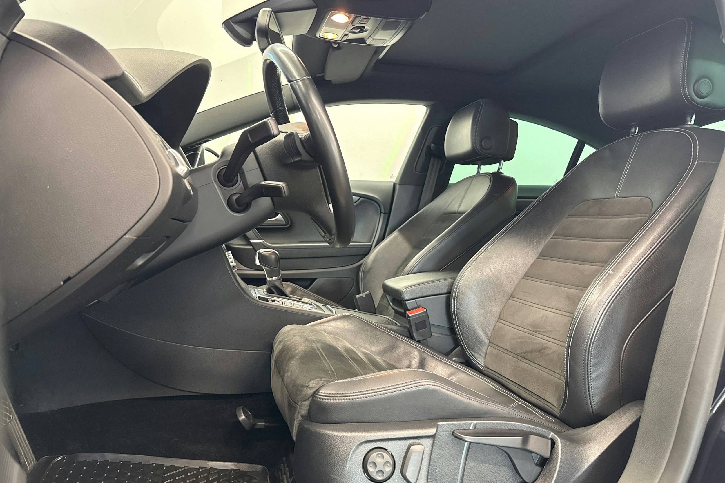 musta Volkswagen CC 2014 kuva 18.