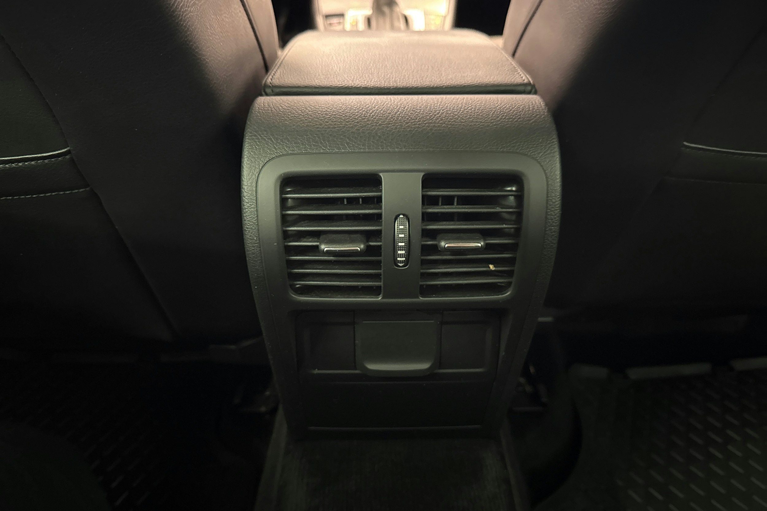 musta Volkswagen CC 2014 kuva 19.