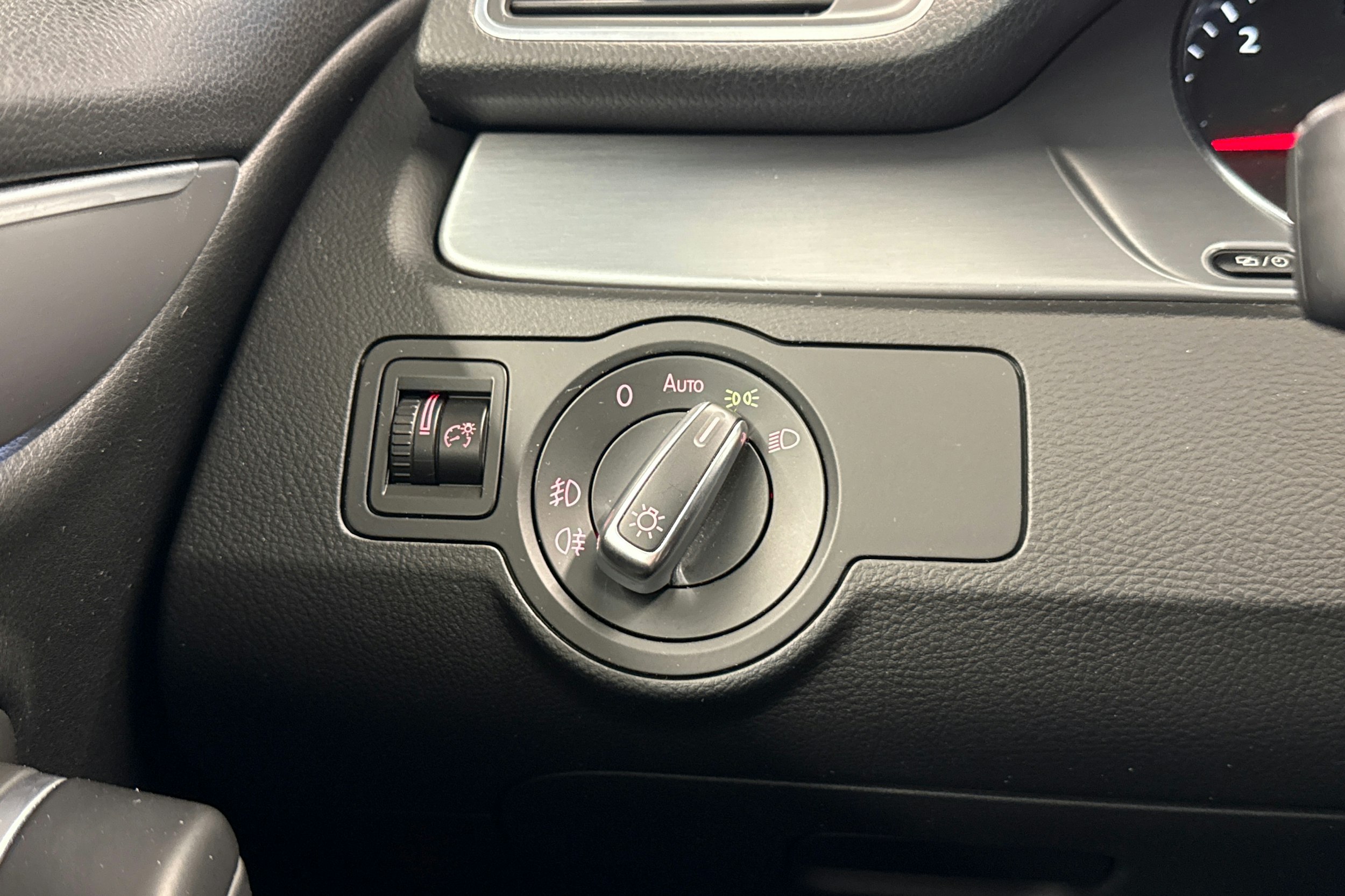 musta Volkswagen CC 2014 kuva 28.