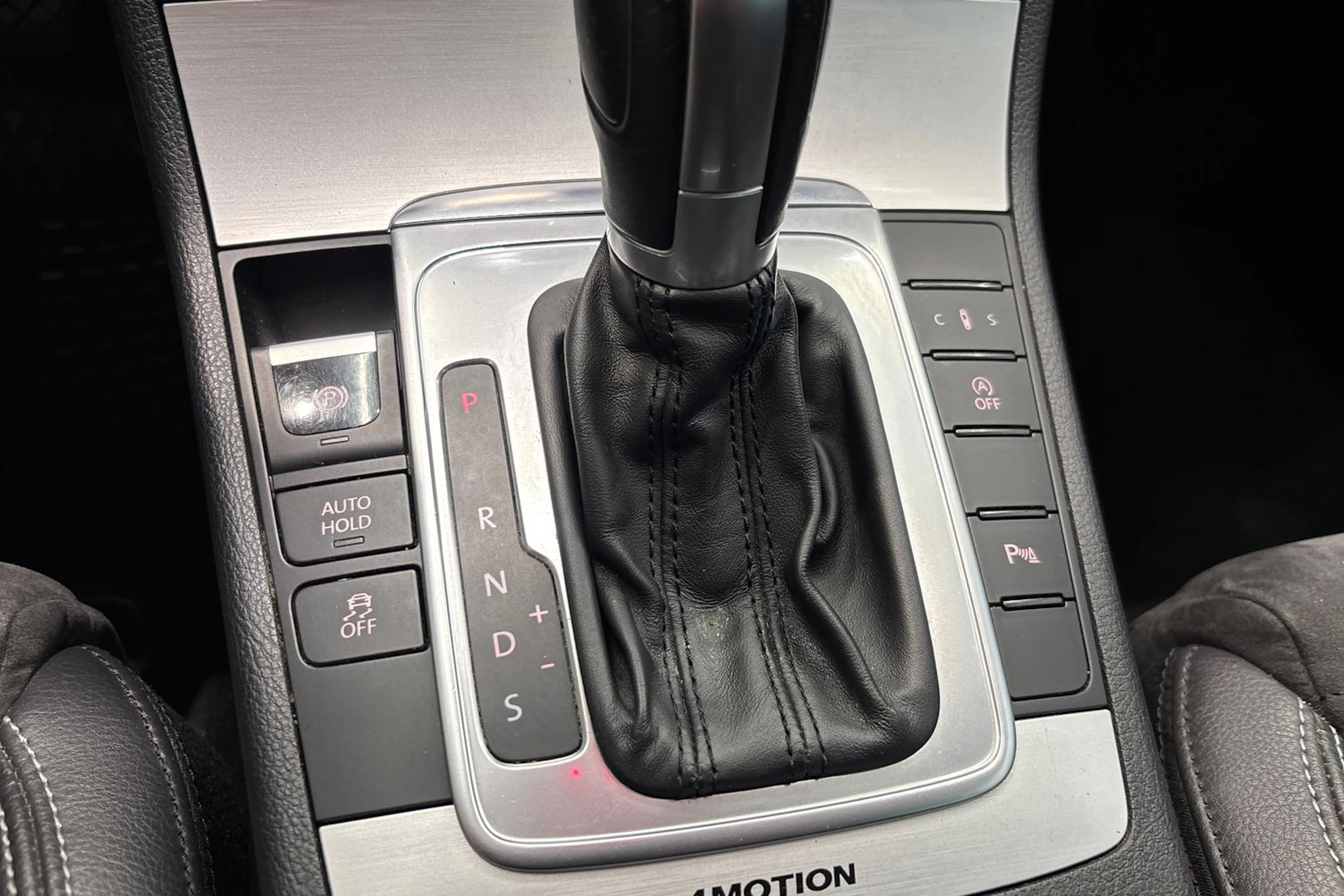 musta Volkswagen CC 2015 kuva 22.
