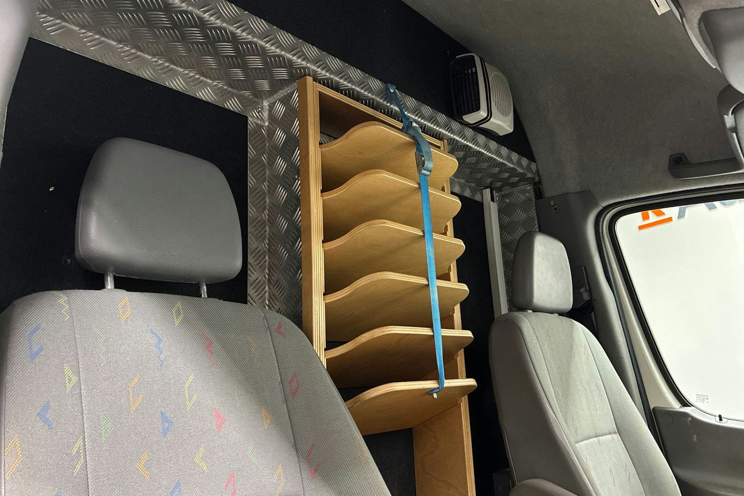 valkoinen Volkswagen Crafter 2008 kuva 10.