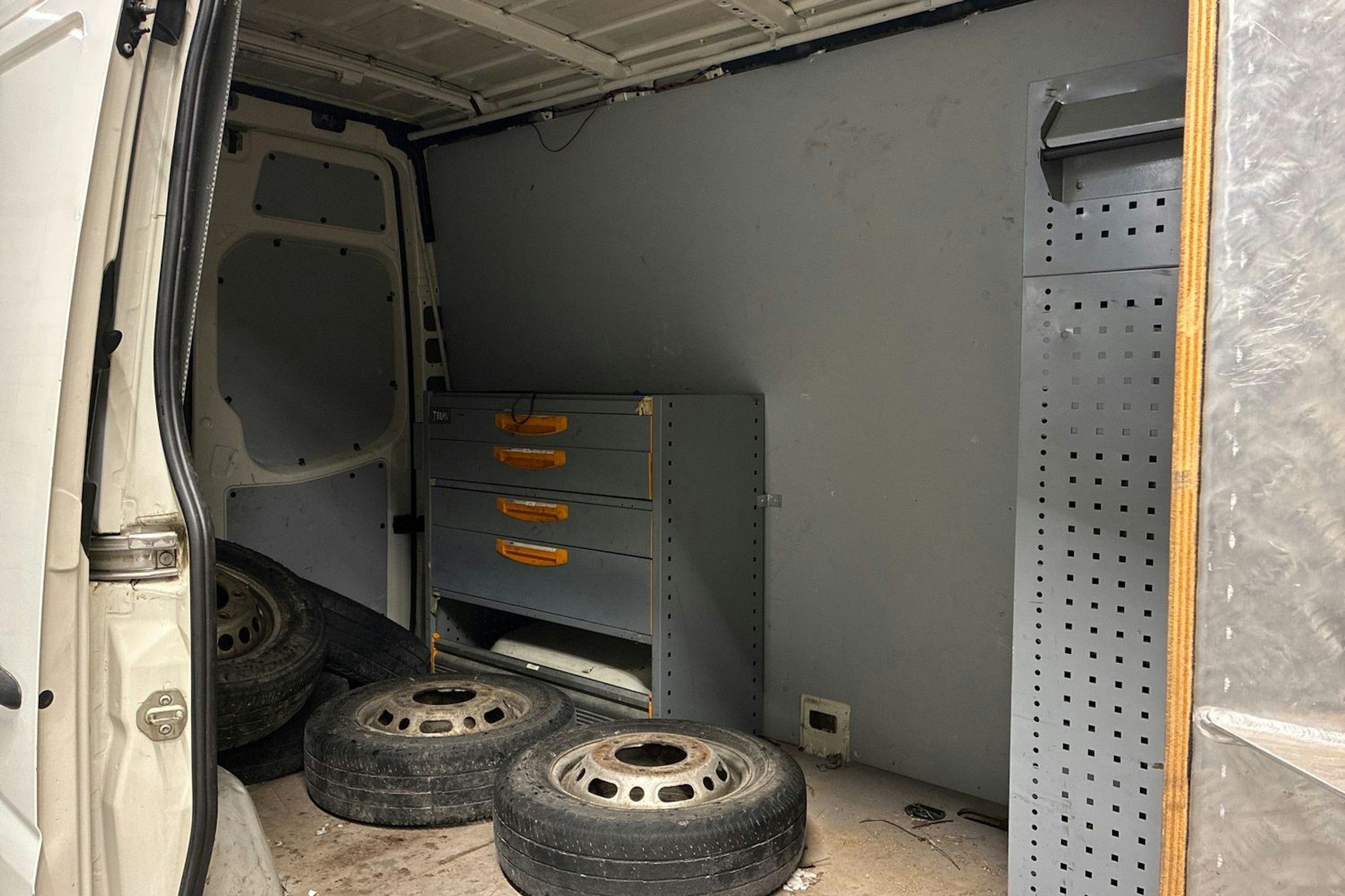 valkoinen Volkswagen Crafter 2008 kuva 11.