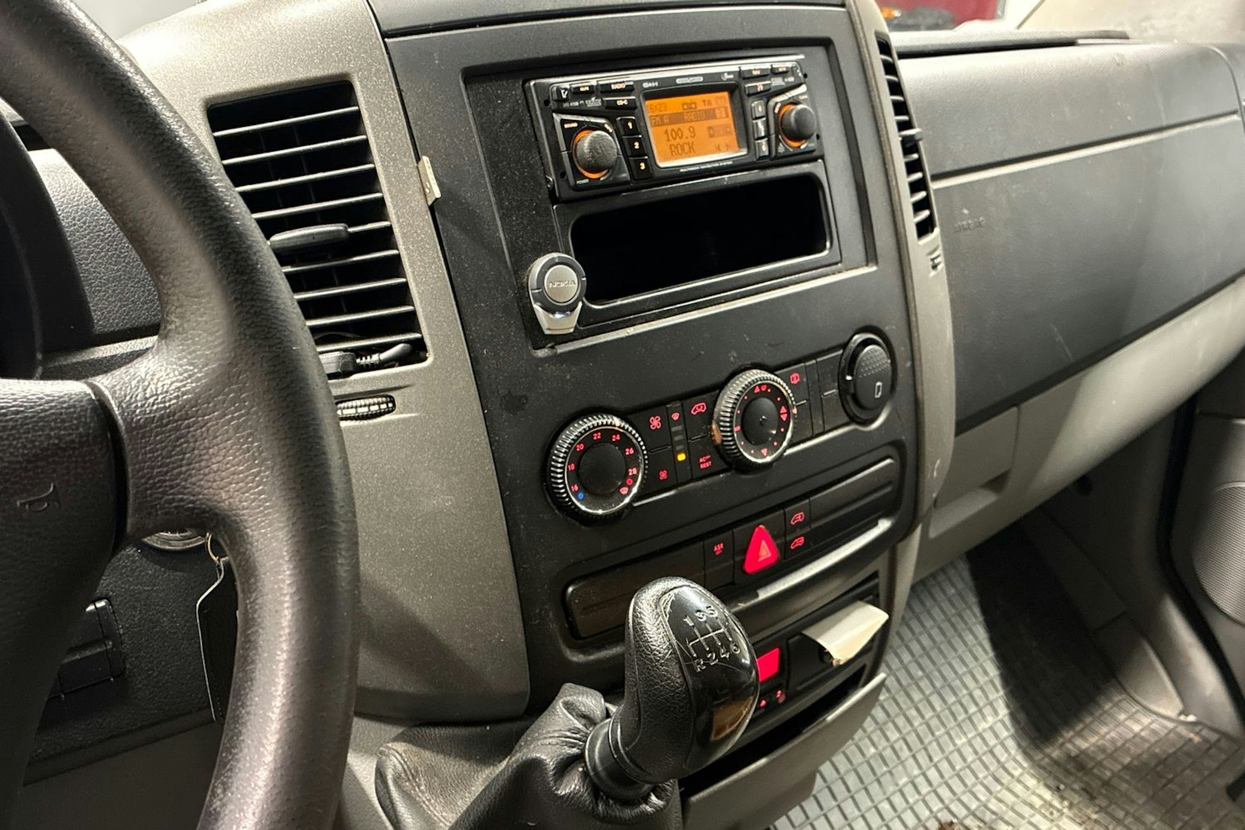 valkoinen Volkswagen Crafter 2008 kuva 23.