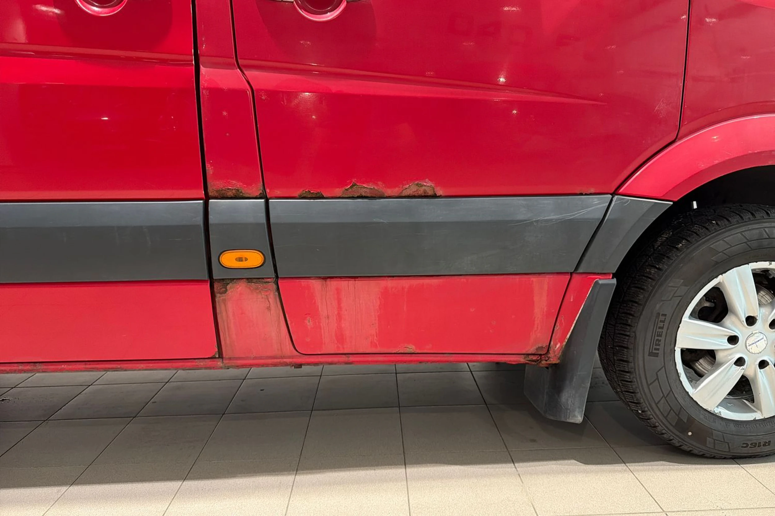 Punainen Volkswagen CRAFTER 2009 kuva 36.