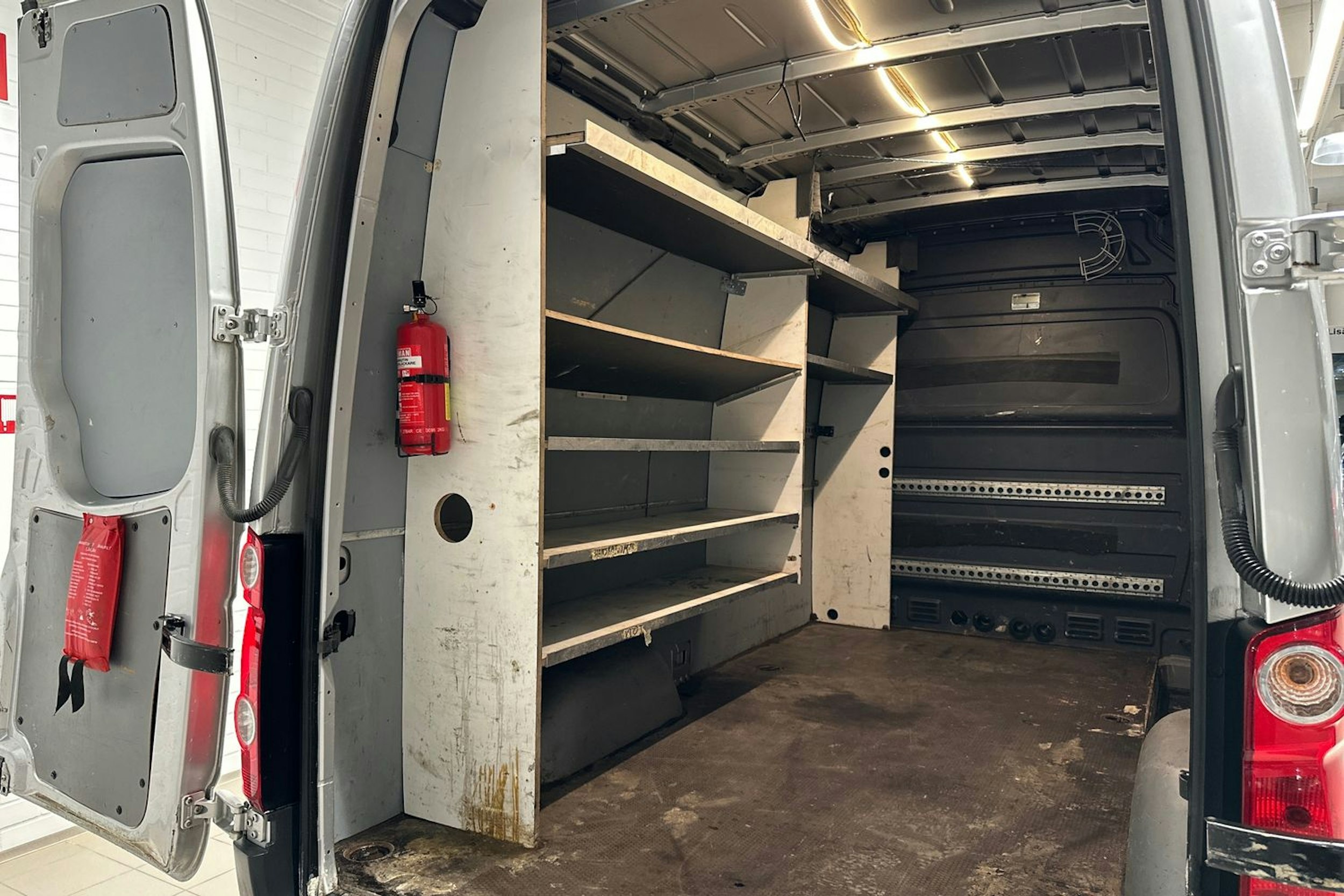Harmaa Volkswagen CRAFTER 2010 kuva 21.