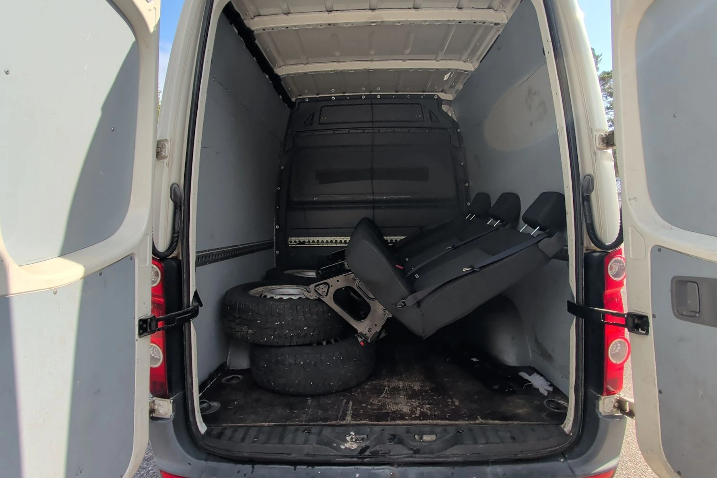 valkoinen Volkswagen Crafter 2010 kuva 10.