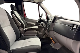 punainen Volkswagen Crafter 2010 kuva 7.