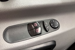 punainen Volkswagen Crafter 2010 kuva 13.