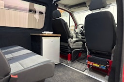 punainen Volkswagen Crafter 2010 kuva 17.