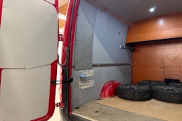 punainen Volkswagen Crafter 2010 kuva 22.
