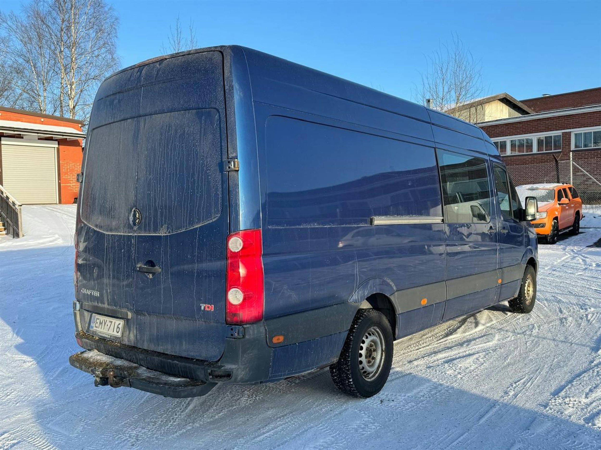 sininen Volkswagen Crafter 2011 kuva 2.