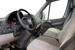 keltainen Volkswagen Crafter 2011 kuva 7.