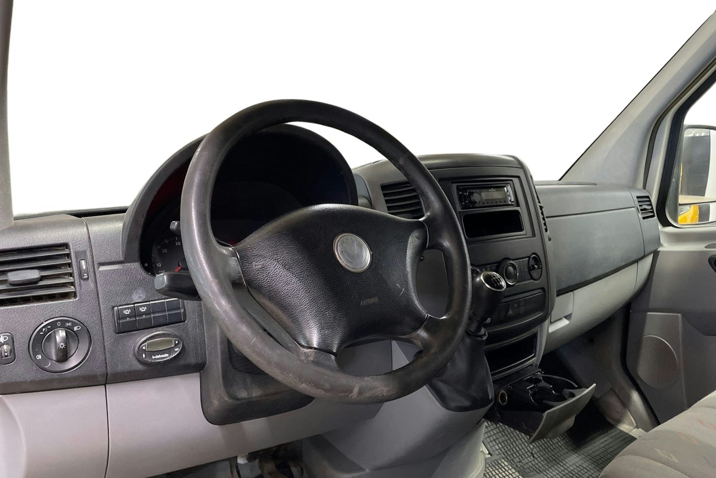 keltainen Volkswagen Crafter 2011 kuva 9.