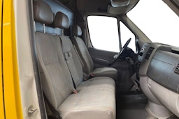 keltainen Volkswagen Crafter 2011 kuva 10.
