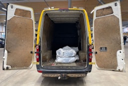 keltainen Volkswagen Crafter 2011 kuva 16.