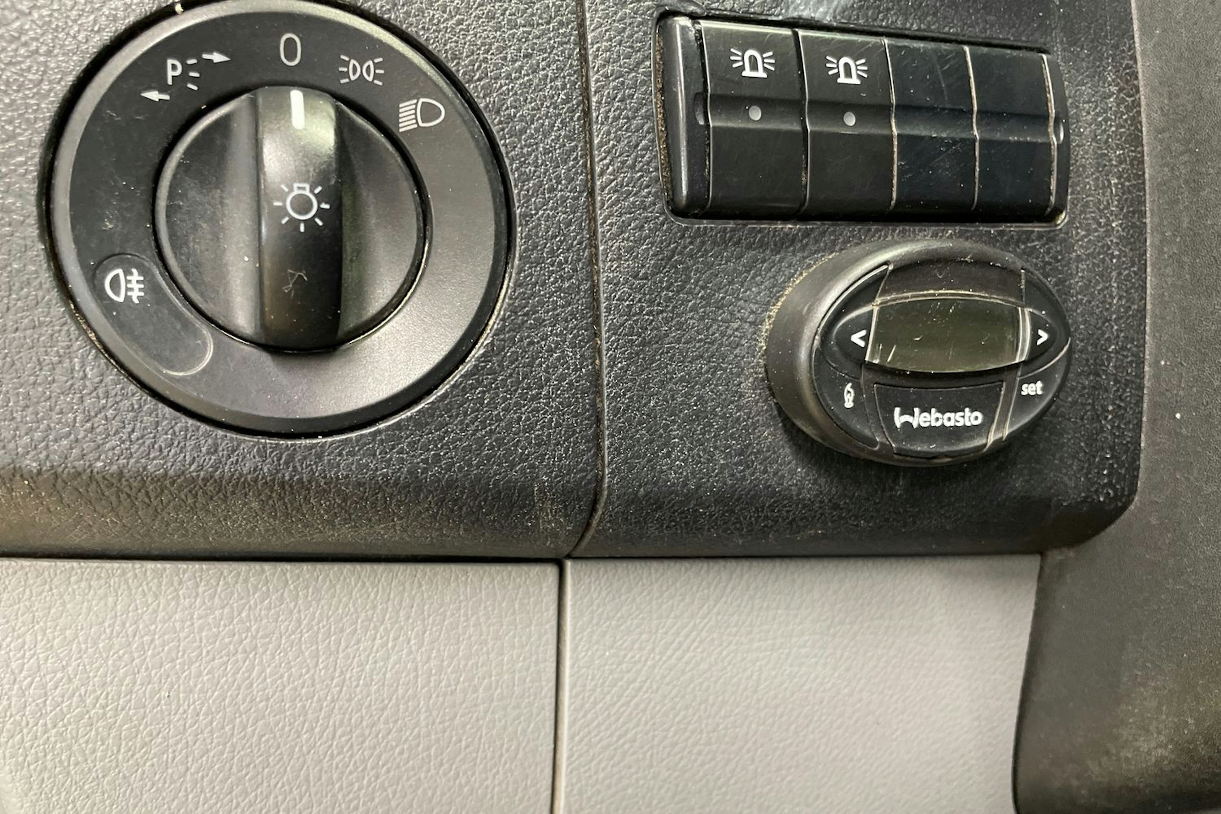 keltainen Volkswagen Crafter 2011 kuva 19.