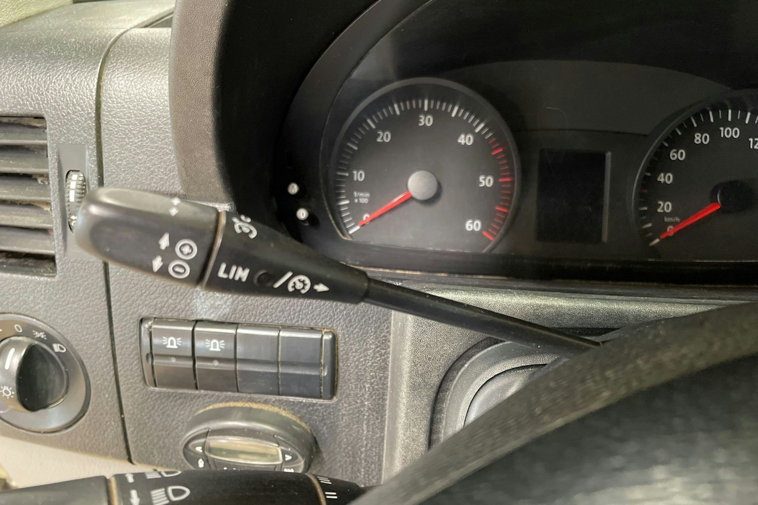 keltainen Volkswagen Crafter 2011 kuva 20.
