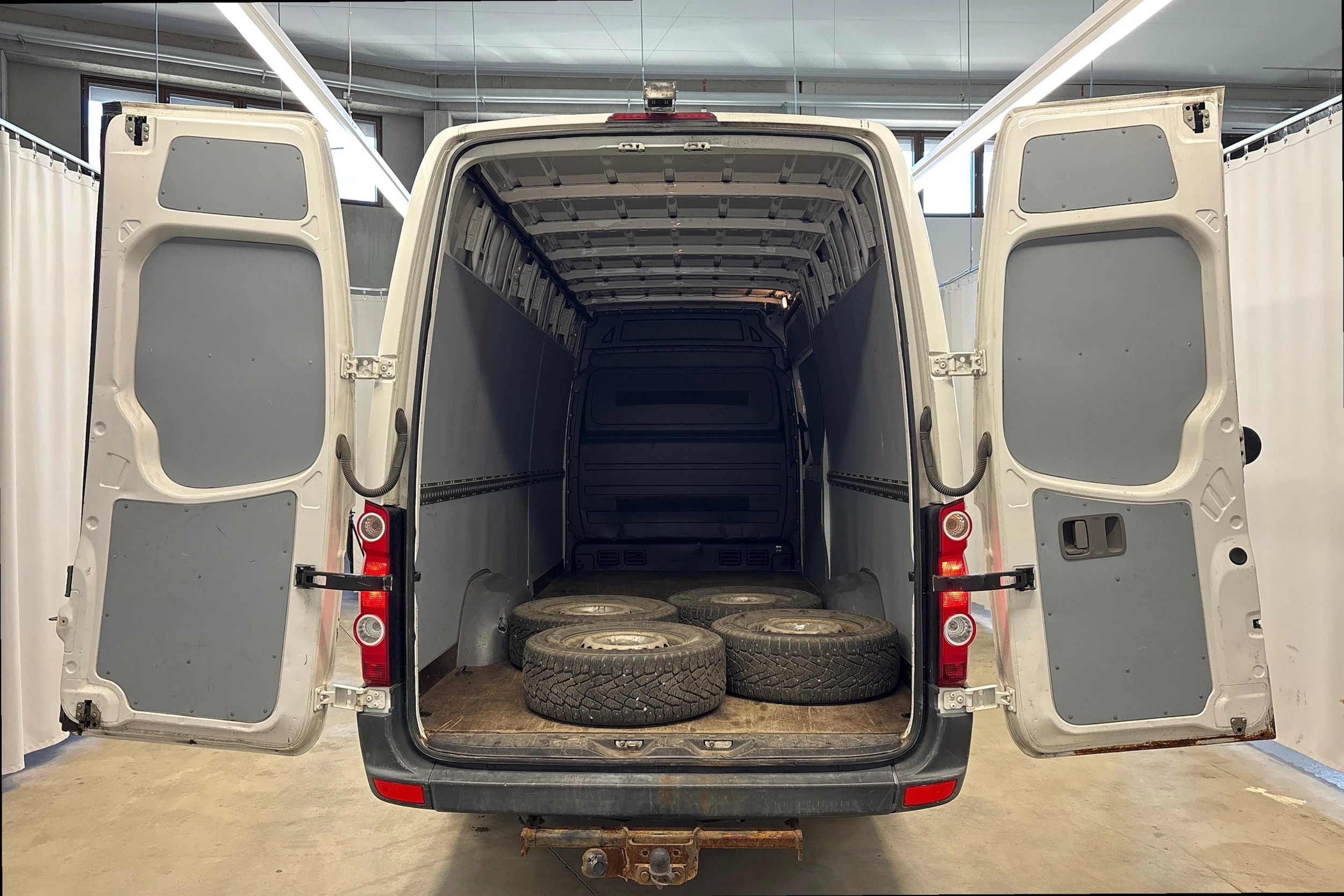valkoinen Volkswagen Crafter 2011 kuva 8.