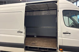 valkoinen Volkswagen Crafter 2011 kuva 11.