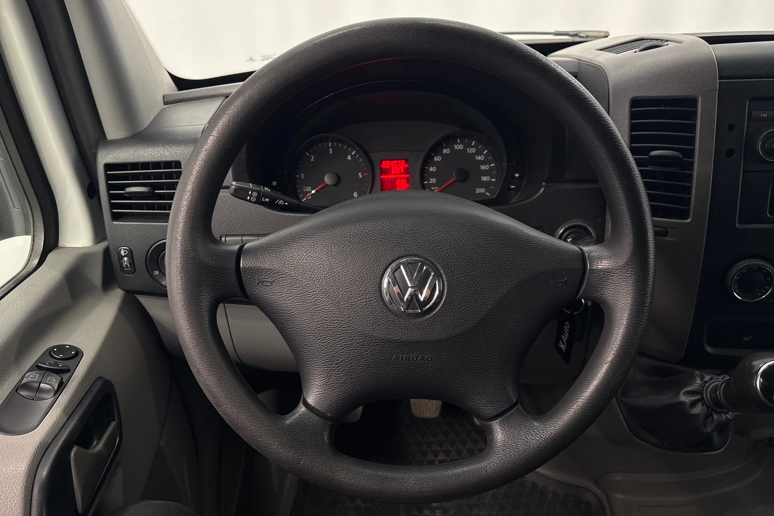 valkoinen Volkswagen Crafter 2011 kuva 12.