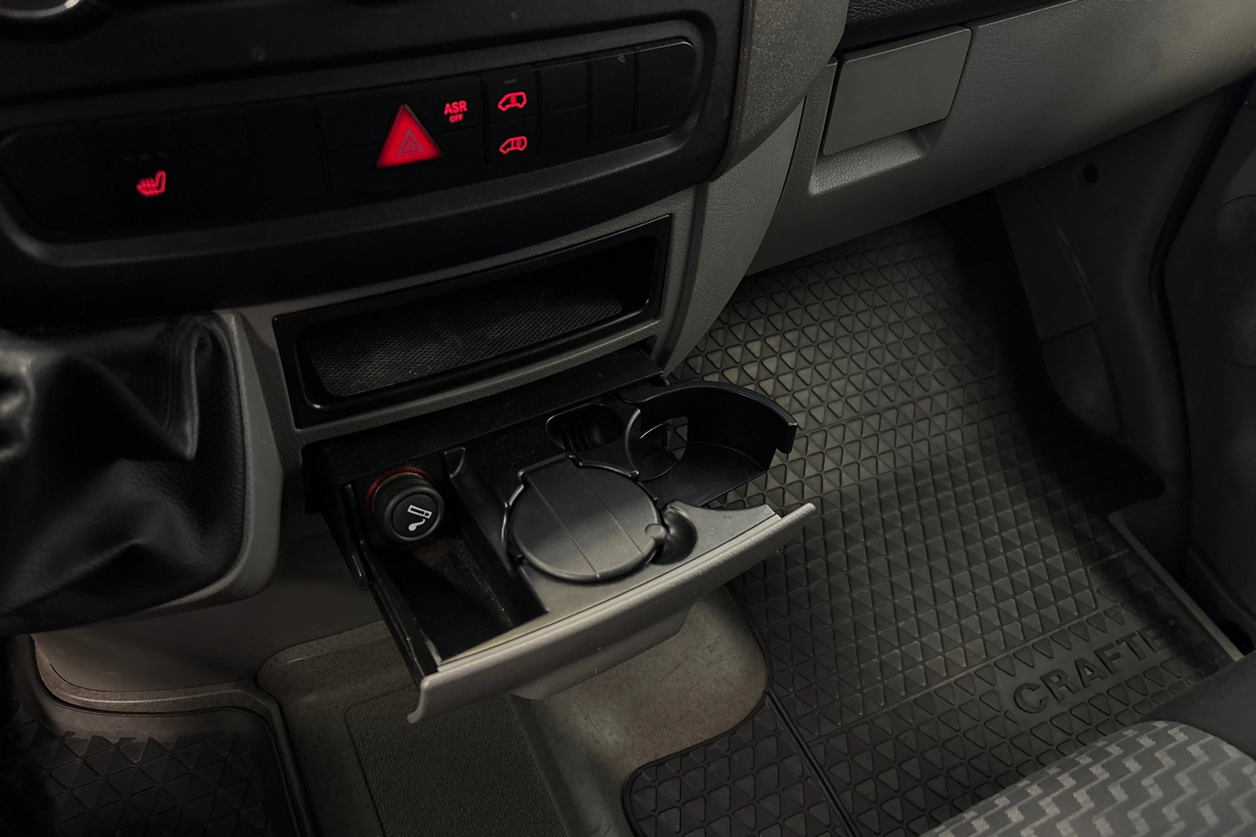 valkoinen Volkswagen Crafter 2011 kuva 15.