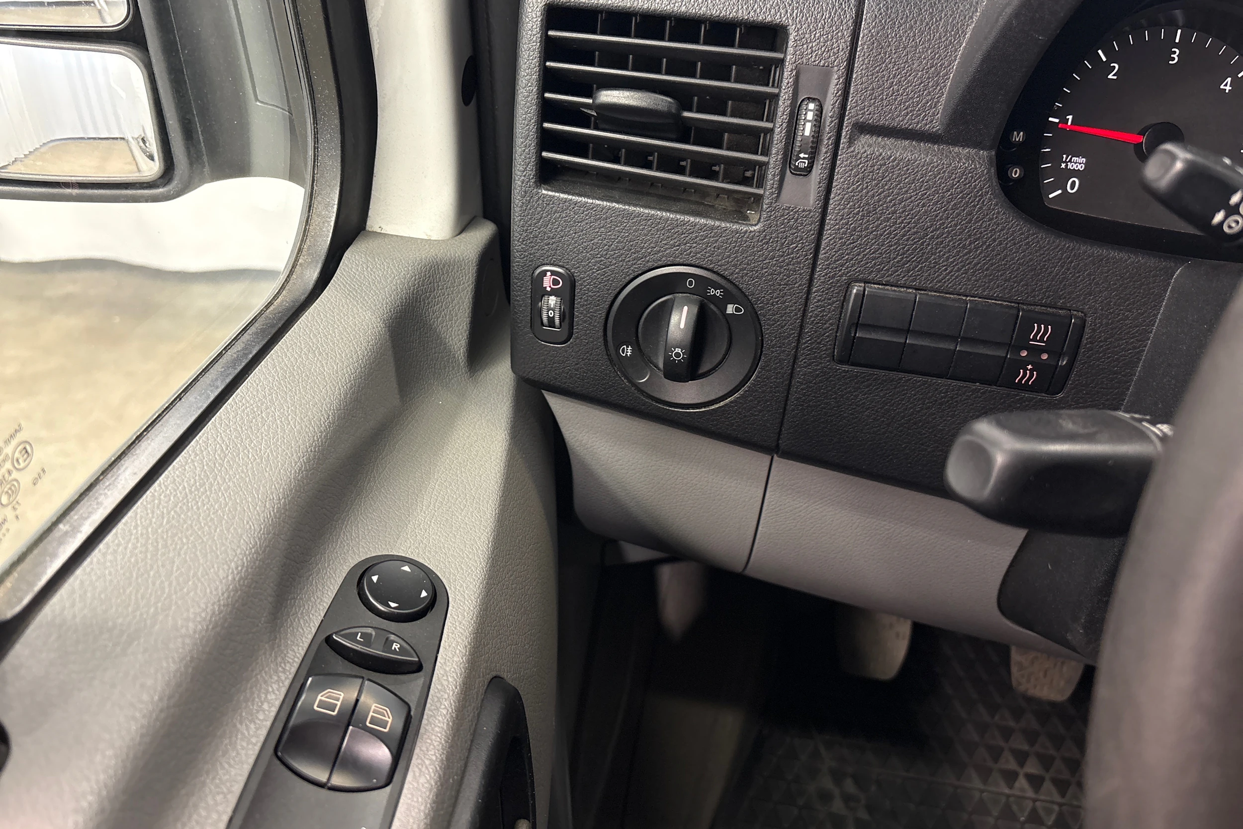 valkoinen Volkswagen Crafter 2011 kuva 16.
