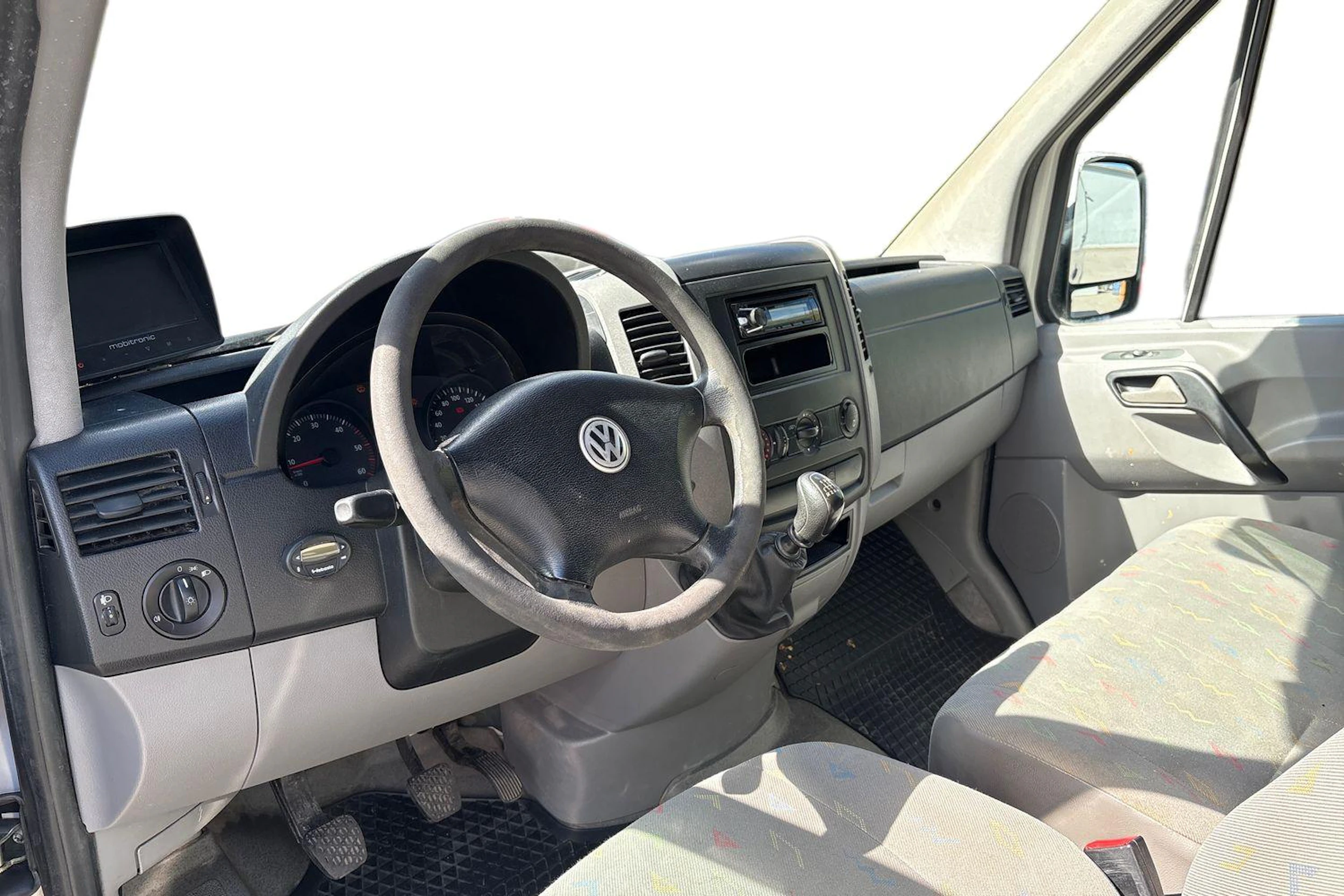 Valkoinen Volkswagen CRAFTER 2011 kuva 8.