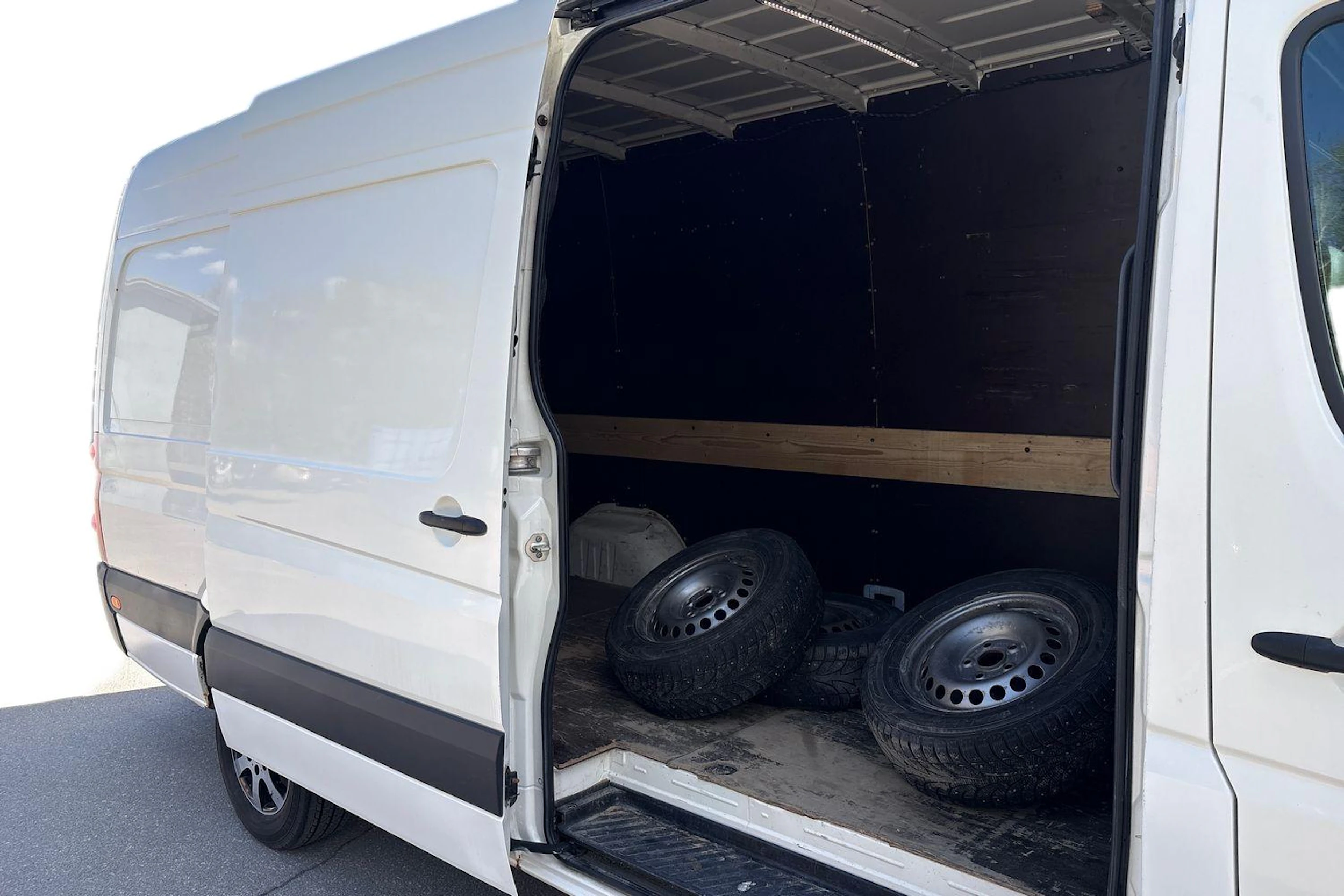 Valkoinen Volkswagen CRAFTER 2011 kuva 9.